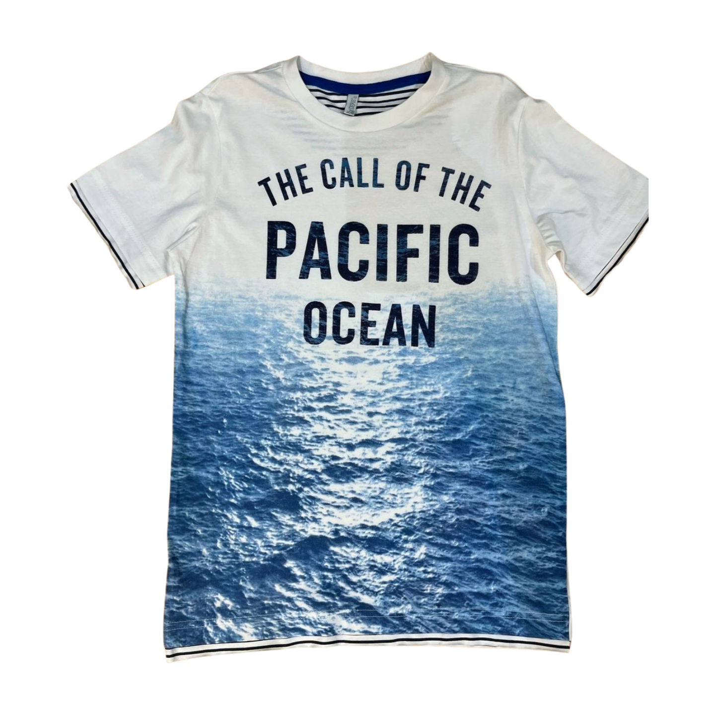 Comfy cotton fashionable t-shirt for boys 9-10 years old تي شيرت قطني مريح وعصري للأولاد من عمر 9 إلى 10 سنوات