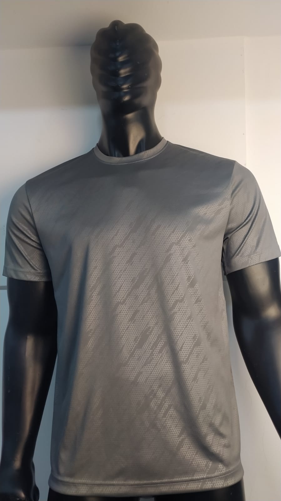 تي شيرتات رياضية للرجال